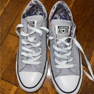 Women’s all star Converse Low Tops